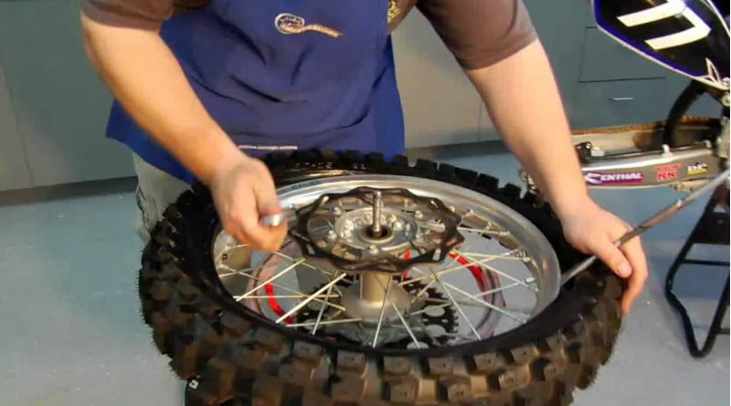 Motosiklet Teker ve Lastik Arızaları